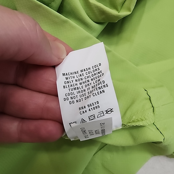 Under Armour Mens Size 2XL Bright Green Short Sleeve Shirt UAFishing Offshore - Picture 9 of 10